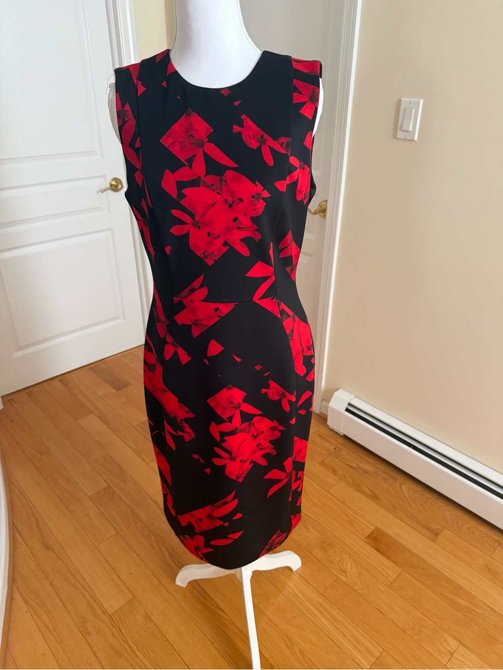 Karl Lagerfeld Black Midi sleeveless Dress with Red Floral Pattern zipper - Picture 8 of 13